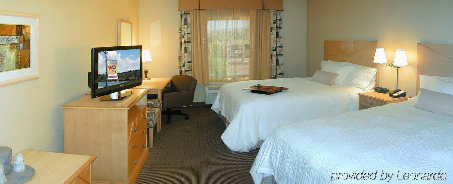 Hampton Inn & Suites Highland サン・バーナディーノ エクステリア 写真