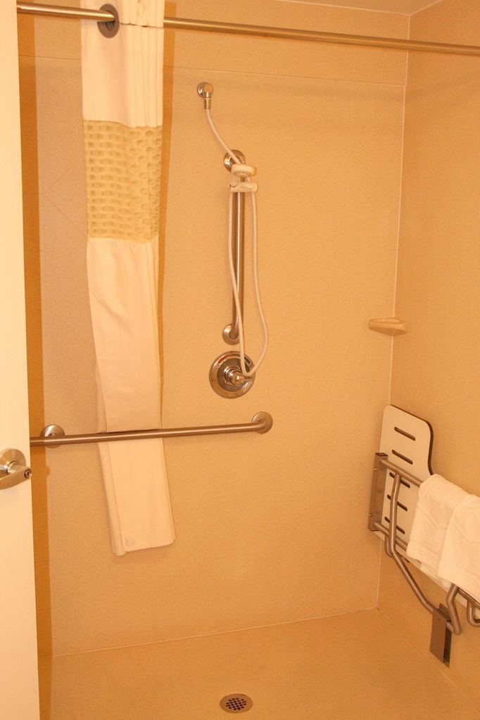 Hampton Inn & Suites Highland サン・バーナディーノ 部屋 写真
